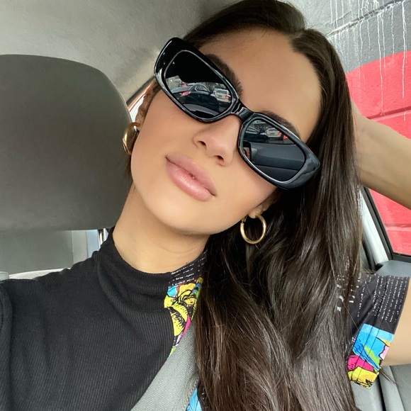 Meet your Posher, Lorena - Picture 1 of 1